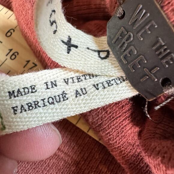 We The Free Size S Long Sleeve Split Back Turtleneck Raw Seams Rust Orange - Picture 5 of 7